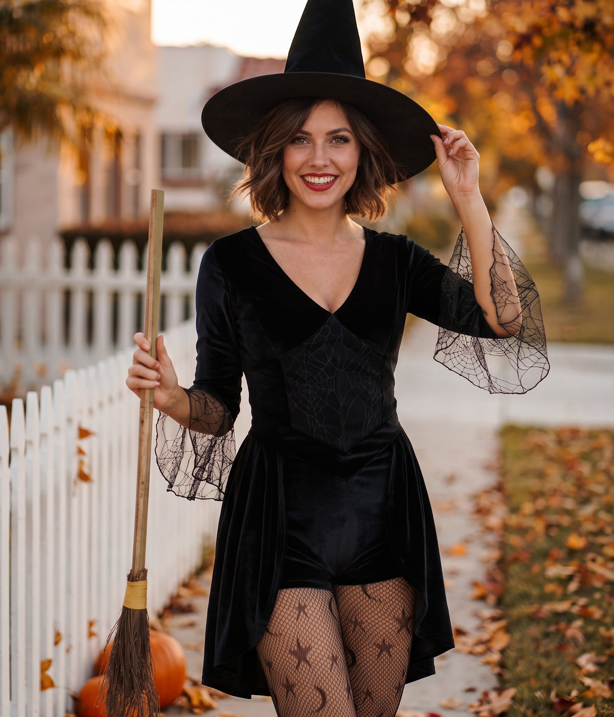 Witch Costume | Women's Spooky Halloween Costume | Black | L
