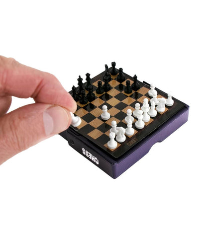 World's Smallest Chess Image 2